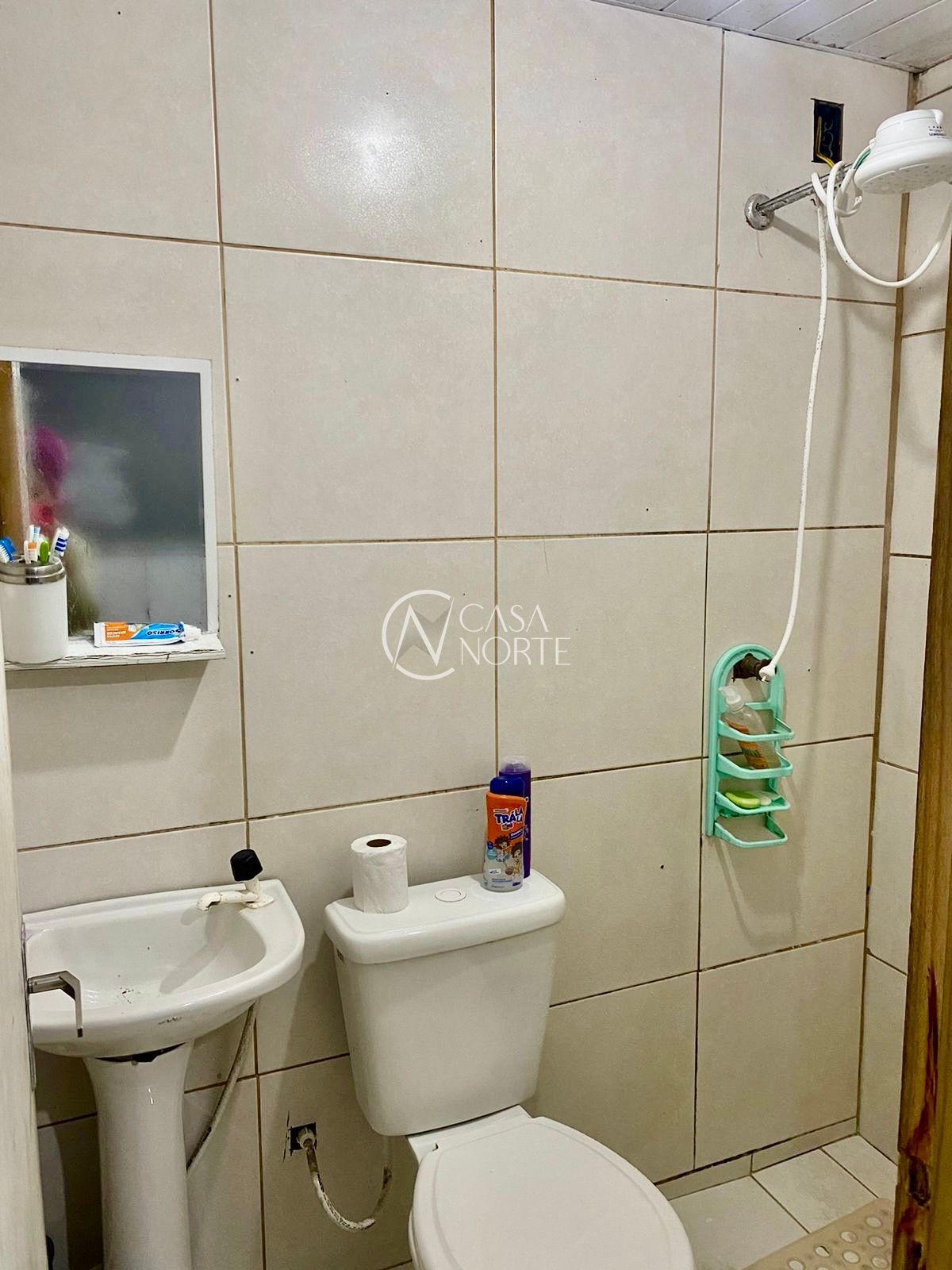 Casa à venda com 3 quartos, 159m², 1 suíte, 2 vagas, Avenida Vereador Pozzolo de Oliveira no bairro Restinga em Porto Alegre