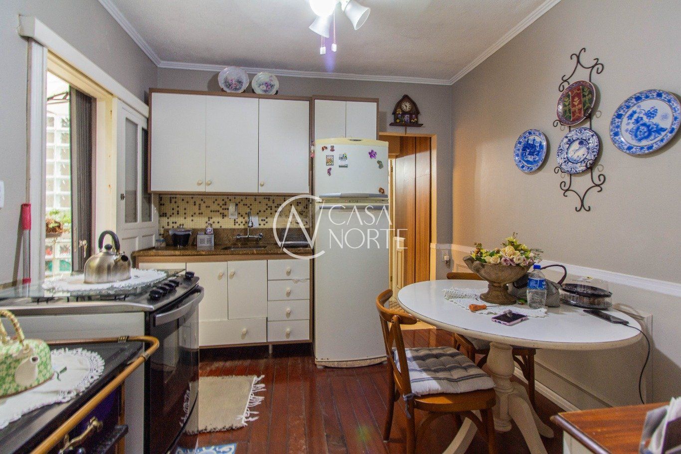 Casa à venda com 4 quartos, 280m², Rua São Carlos no bairro Floresta em Porto Alegre