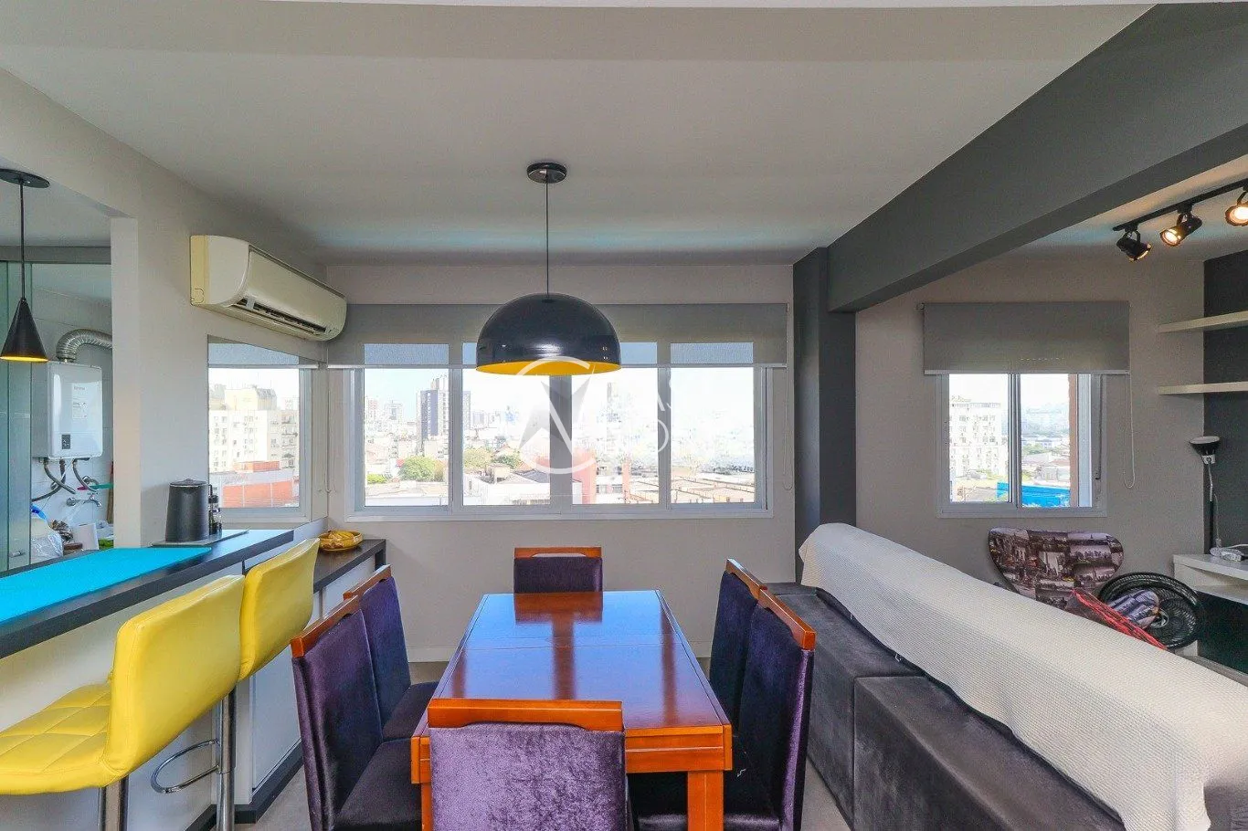 Apartamento à venda com 3 quartos, 65m², 1 suíte, 1 vaga, Avenida Florianópolis no bairro Azenha em Porto Alegre