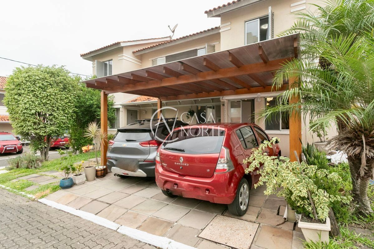 Casa de Condomínio à venda com 2 quartos, 300m², 1 suíte, 2 vagas, Avenida João Ferreira Jardim no bairro Parque Santa Fé em Porto Alegre