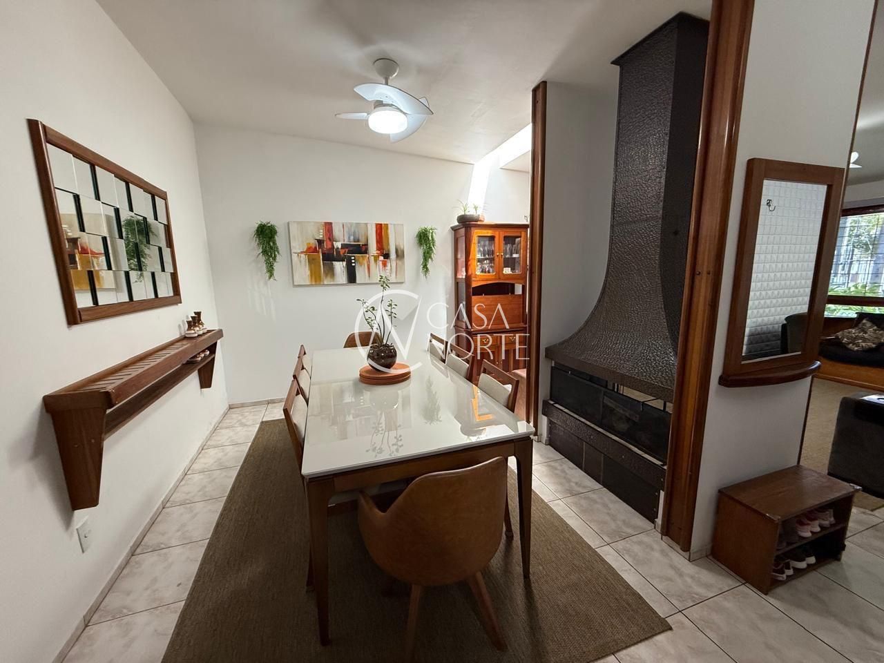 Casa à venda com 4 quartos, 150m², 1 suíte, 3 vagas, Avenida Assis Chateaubriand no bairro São Sebastião em Porto Alegre