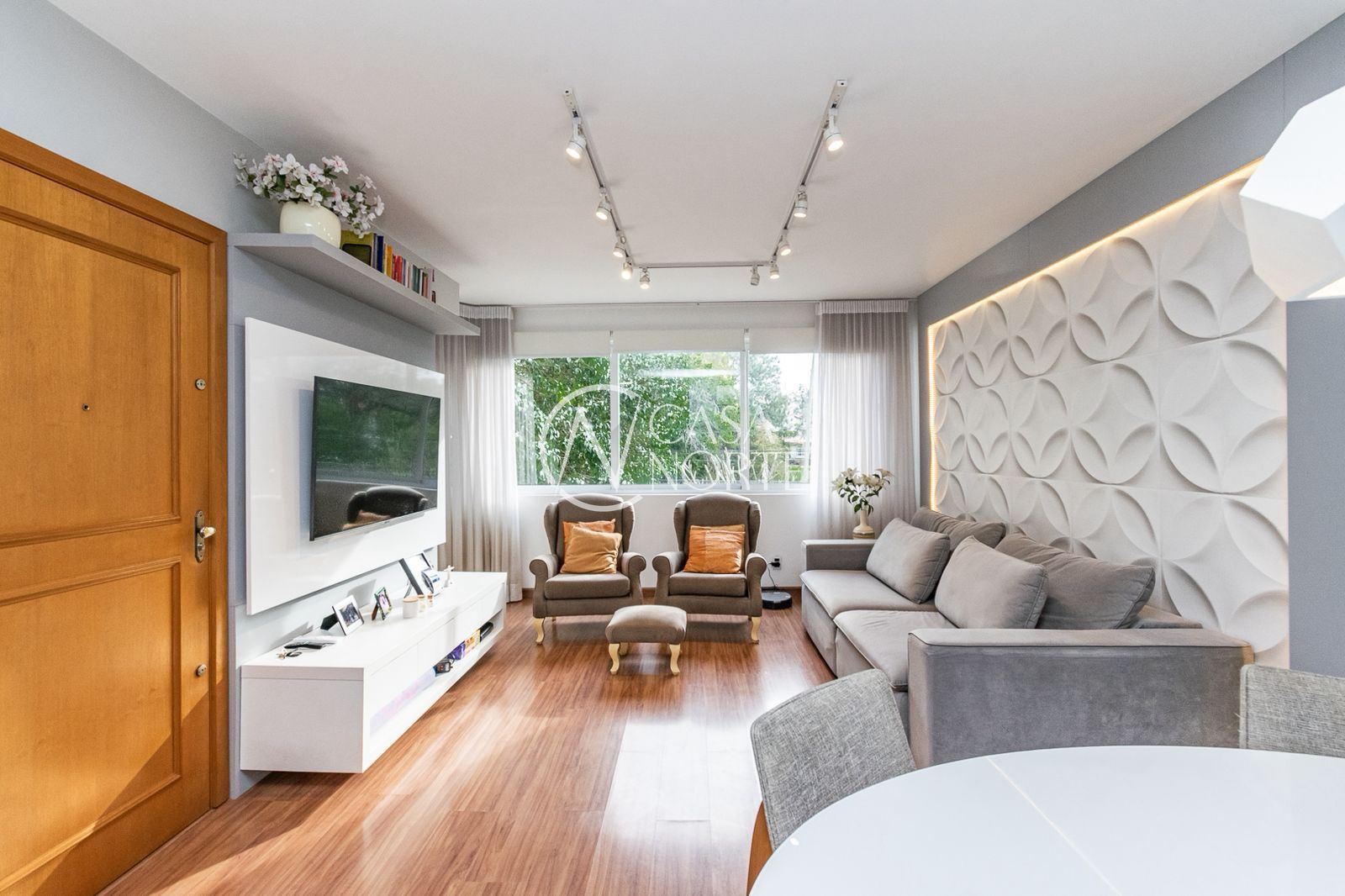 Apartamento à venda com 2 quartos, 74m², 1 suíte, Avenida Benno Mentz no bairro Vila Ipiranga em Porto Alegre