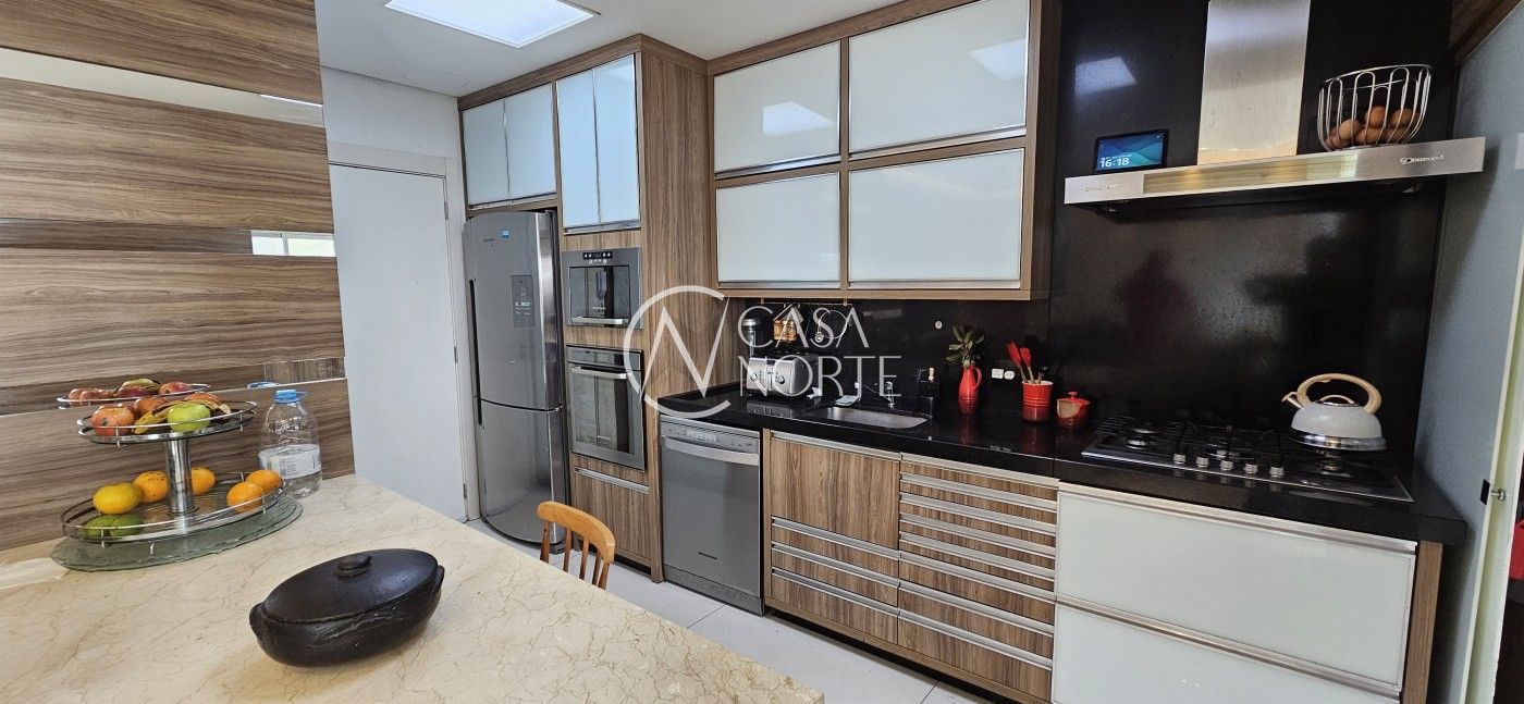 Apartamento Garden à venda com 3 quartos, 192m², 2 suítes, 2 vagas, Rua Nicola Mathias Falci no bairro Jardim do Salso em Porto Alegre