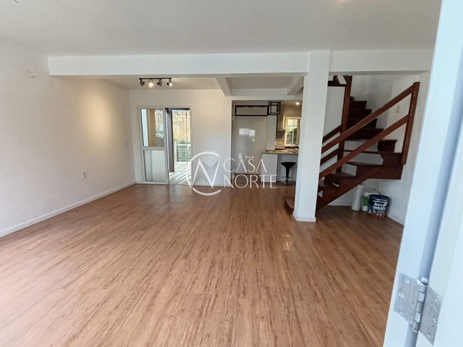 Casa de Condomínio à venda com 3 quartos, 118m², 1 suíte, 2 vagas, Rua Vicenza no bairro Mário Quintana em Porto Alegre