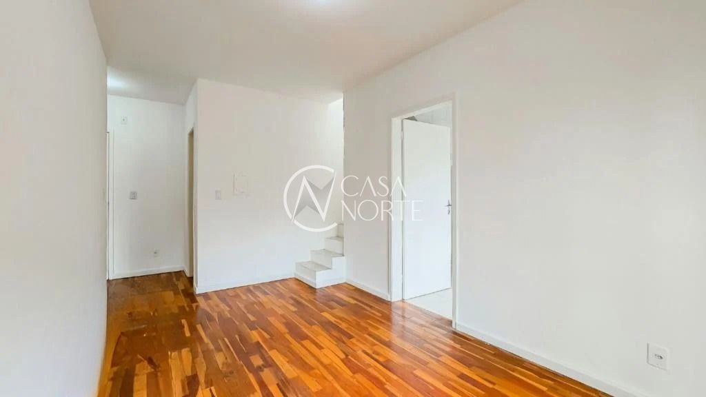 Cobertura à venda com 2 quartos, 102m², 1 vaga, Rua Roque Calage no bairro Passo da Areia em Porto Alegre