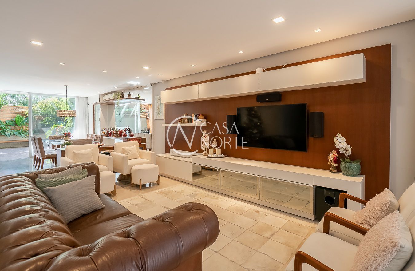 Casa de Condomínio à venda com 4 quartos, 168m², 1 suíte, 2 vagas, Avenida Willy Eugênio Fleck no bairro Sarandi em Porto Alegre