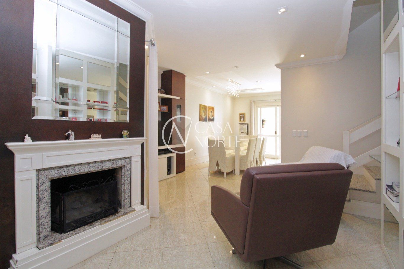 Casa à venda com 4 quartos, 285m², 1 suíte, 4 vagas, Rua Elias Bothome no bairro Jardim Itu em Porto Alegre