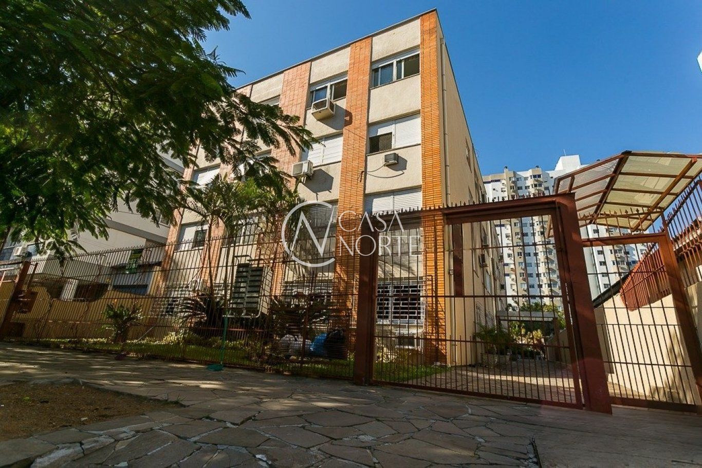 Apartamento à venda com 3 quartos, 94m², 1 suíte, Rua Veador Porto no bairro Santana em Porto Alegre