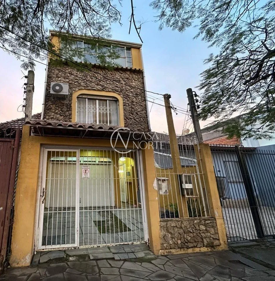 Casa à venda com 2 quartos, 200m², 1 suíte, 2 vagas, Avenida São Paulo no bairro São Geraldo em Porto Alegre