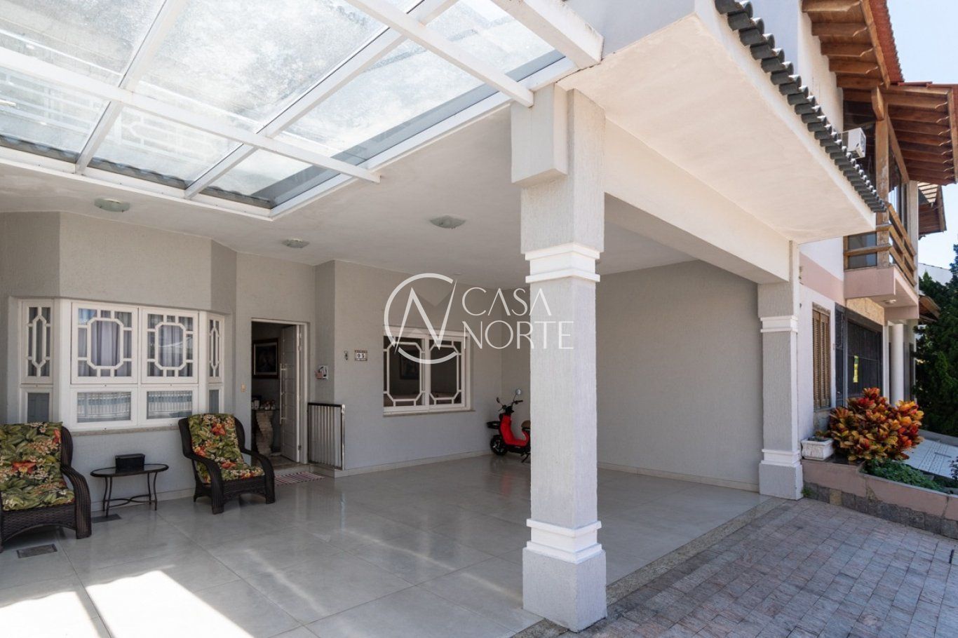 Casa à venda com 4 quartos, 208m², 1 suíte, 2 vagas, Avenida Ecoville no bairro Sarandi em Porto Alegre