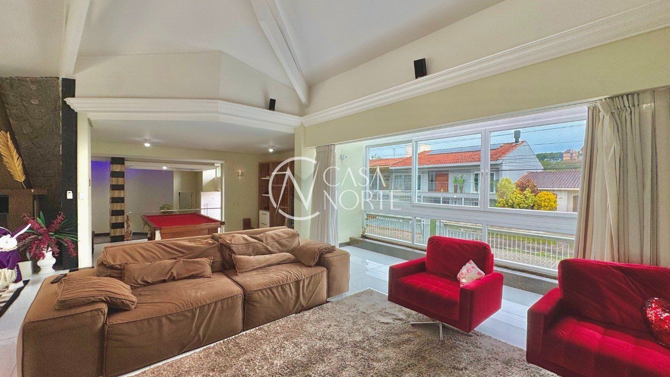 Casa à venda com 4 quartos, 599m², 3 suítes, 8 vagas, Rua Assunção no bairro Jardim Lindóia em Porto Alegre