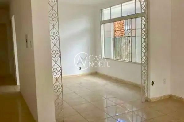 Casa à venda com 2 quartos, 109m², 1 suíte, 2 vagas, Rua Sylvio Sanson no bairro Sarandi em Porto Alegre