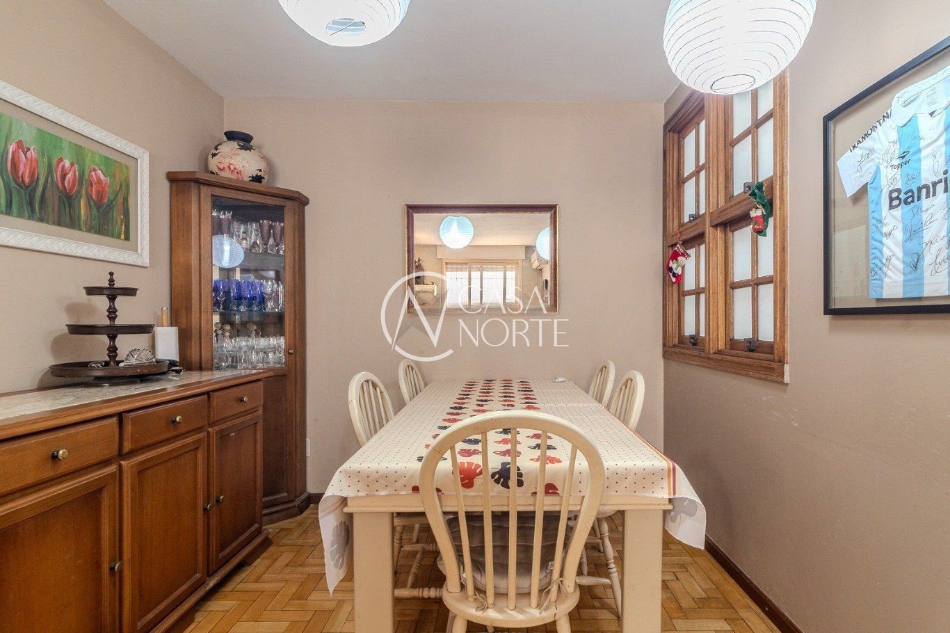 Apartamento à venda com 3 quartos, 110m², 1 suíte, 2 vagas, Rua Doutor Florêncio Ygartua no bairro Moinhos de Vento em Porto Alegre