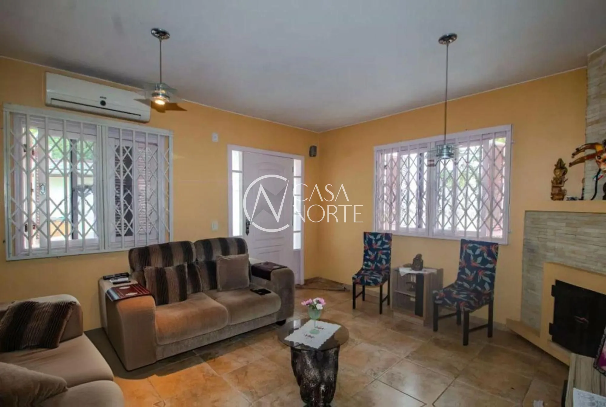Casa à venda com 3 quartos, 140m², 2 vagas, Rua Frederico Etzberger no bairro Nonoai em Porto Alegre