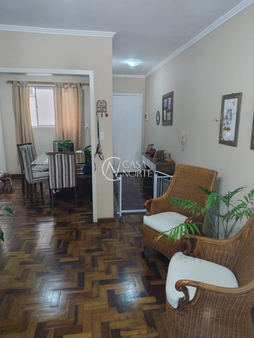 Apartamento à venda com 2 quartos, 77m², Rua Domingos Seguézio no bairro Vila Ipiranga em Porto Alegre