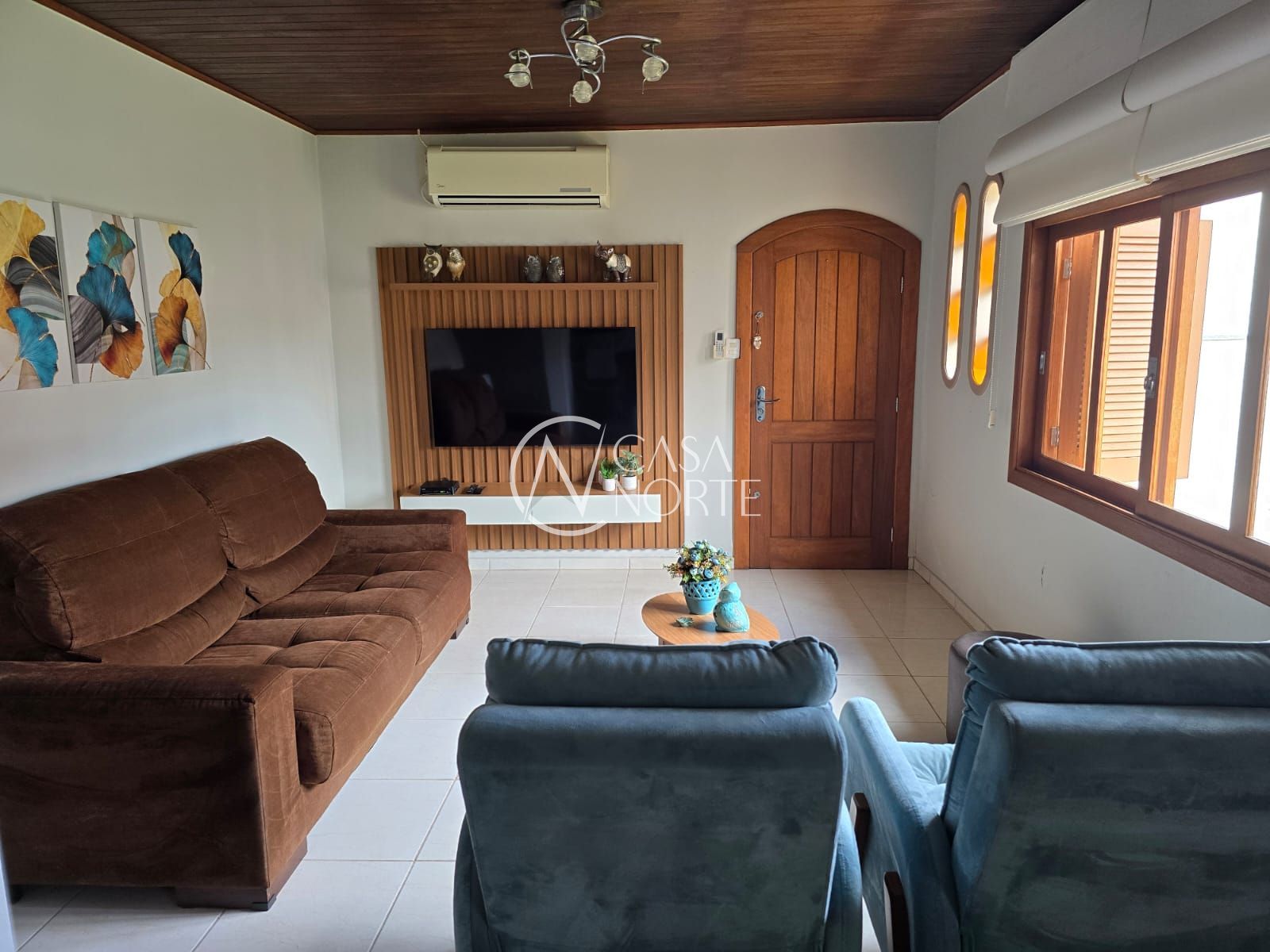 Casa à venda com 3 quartos, 145m², 4 vagas, Rua Serafim Alencastro no bairro Sarandi em Porto Alegre