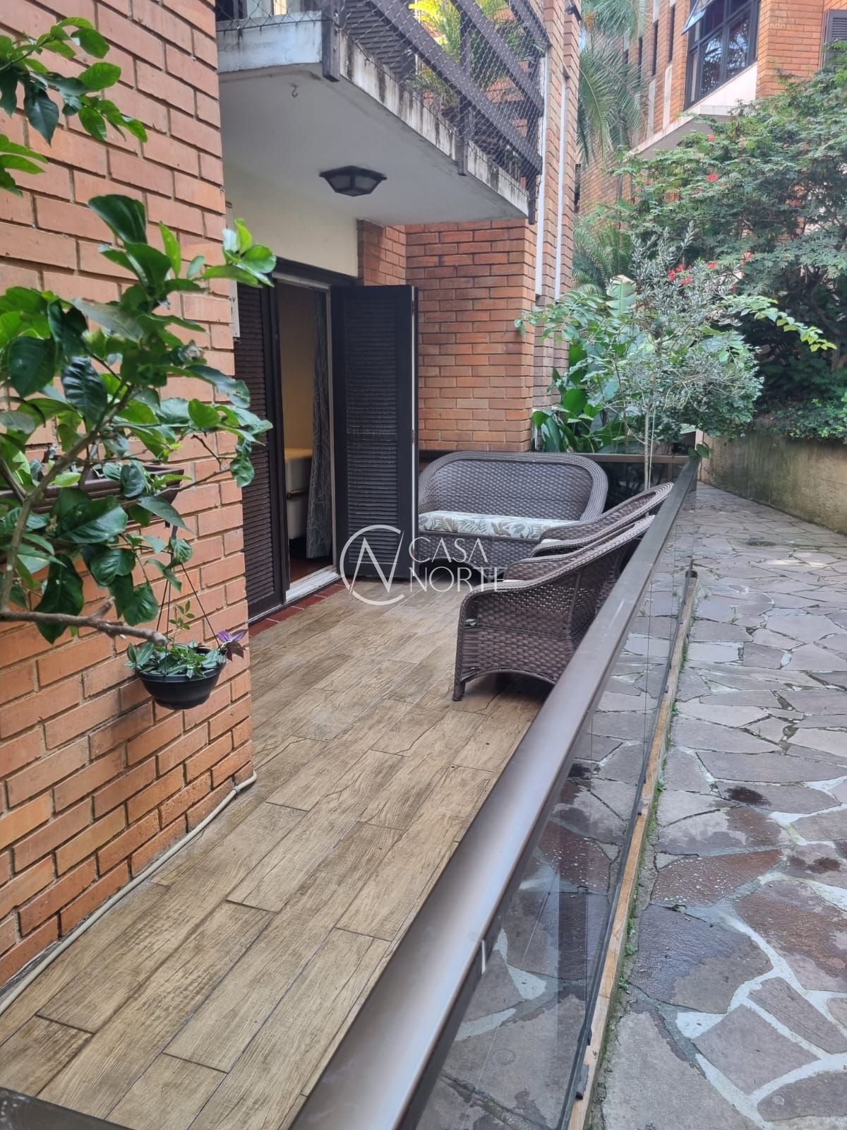 Apartamento à venda com 3 quartos, 129m², 1 suíte, 2 vagas, Avenida Icaraí no bairro Cristal em Porto Alegre