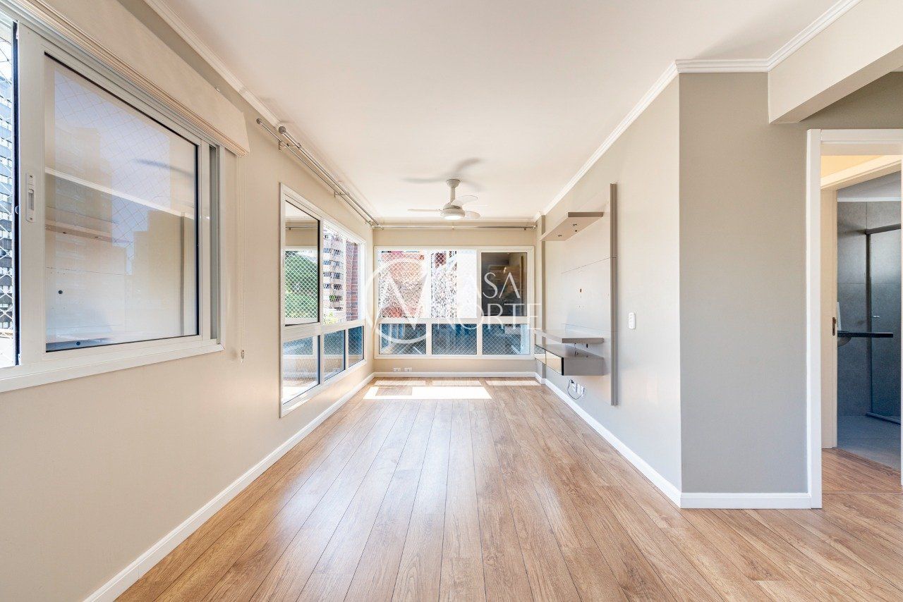 Apartamento à venda com 2 quartos, 72m², 1 suíte, 2 vagas, Rua Castro Alves no bairro Independência em Porto Alegre