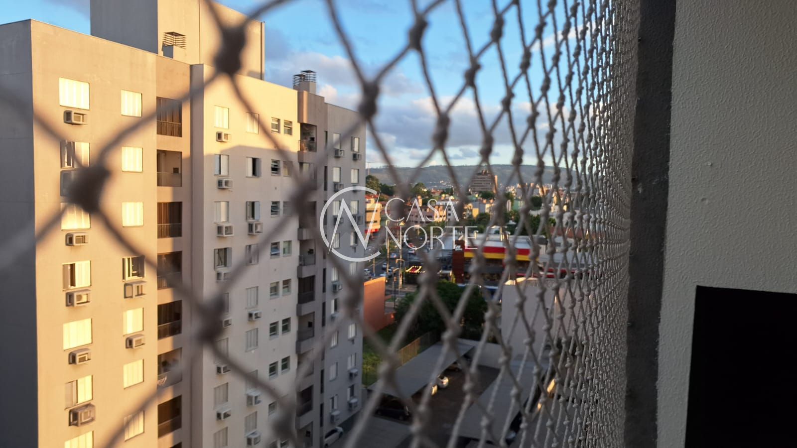 Apartamento à venda com 2 quartos, 51m², 1 vaga, Rua Engenheiro Frederico Dahne no bairro Sarandi em Porto Alegre