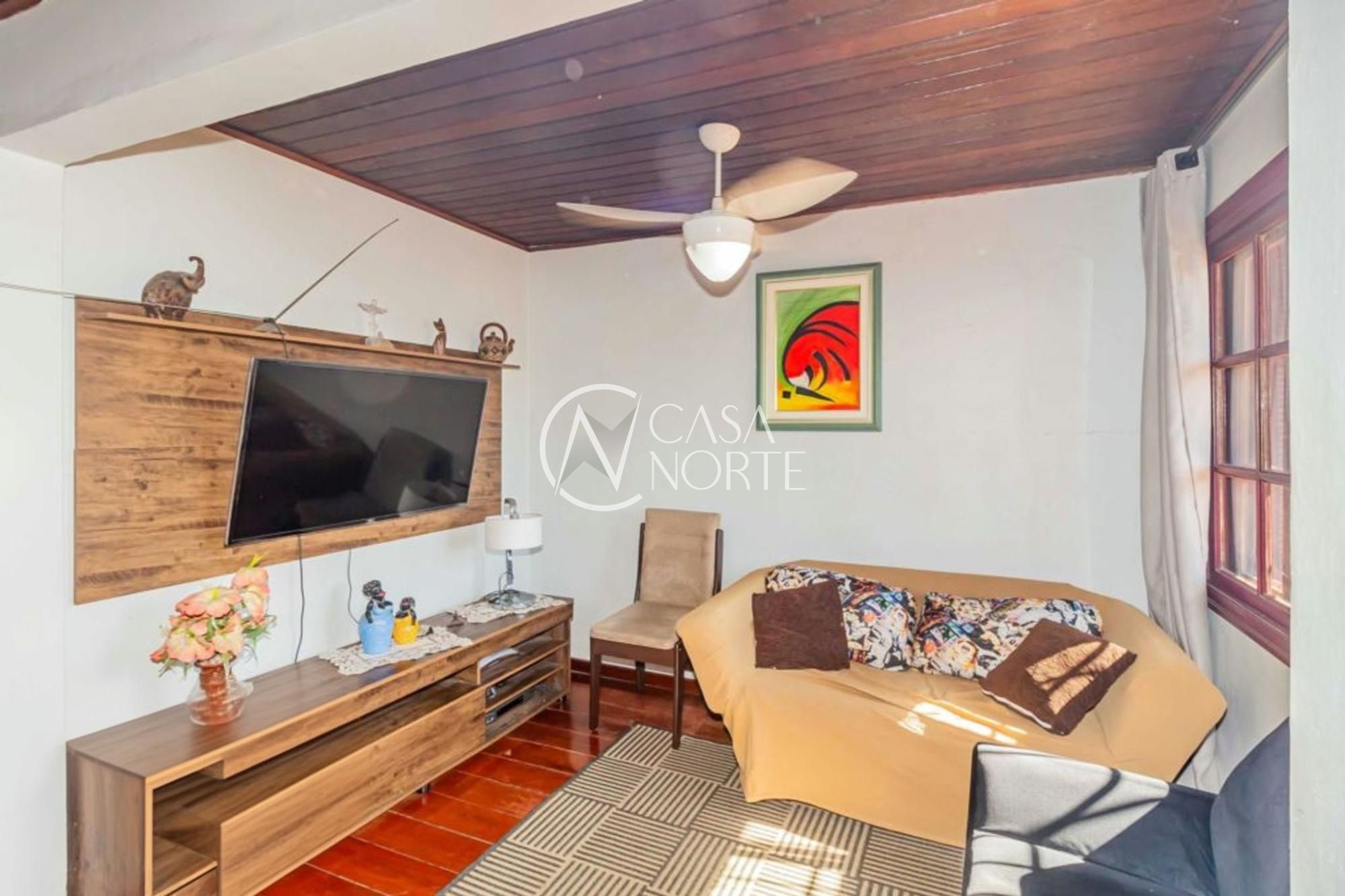 Casa à venda com 3 quartos, 90m², 1 suíte, 2 vagas, Rua Terezinha Turcato no bairro Costa e Silva em Porto Alegre