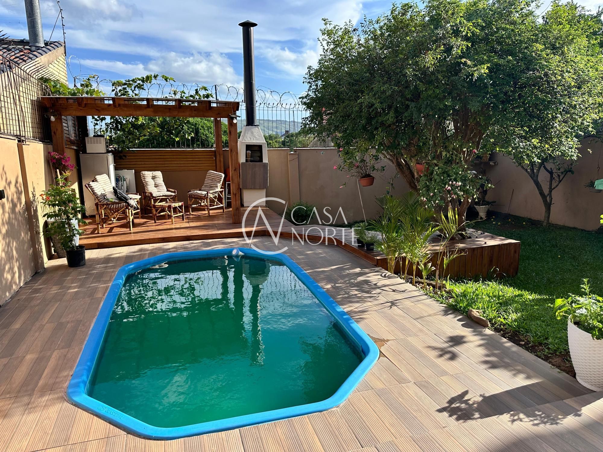 Casa à venda com 3 quartos, 220m², 1 suíte, 3 vagas, Rua Francisca Lechner no bairro Parque Santa Fé em Porto Alegre