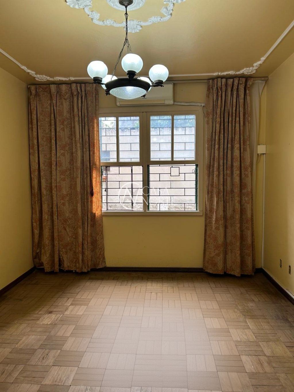 Apartamento à venda com 3 quartos, 83m², 1 suíte, Rua Baronesa do Gravataí no bairro Menino Deus em Porto Alegre