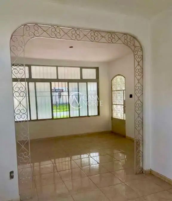 Casa à venda com 2 quartos, 109m², 1 suíte, 2 vagas, Rua Sylvio Sanson no bairro Sarandi em Porto Alegre