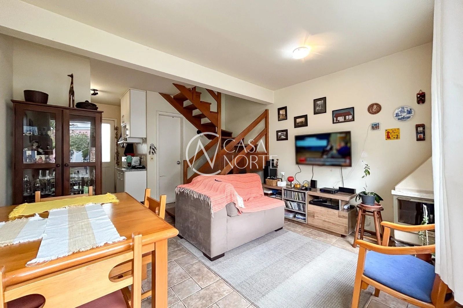 Casa à venda com 2 quartos, 79m², 1 suíte, 2 vagas, Avenida da Cavalhada no bairro Cavalhada em Porto Alegre