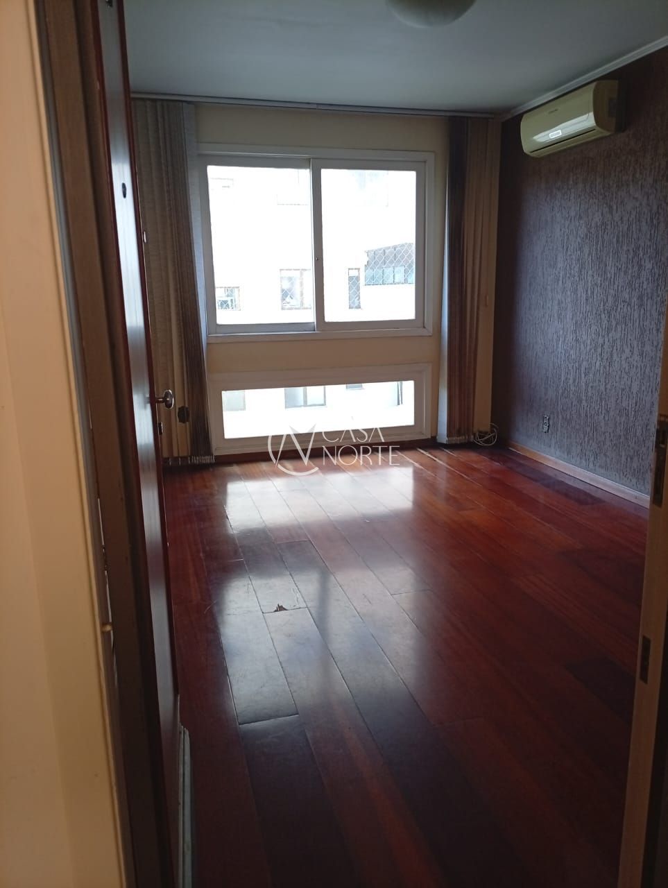 Apartamento à venda com 2 quartos, 52m², 2 vagas, Rua Carlos Trein Filho no bairro Auxiliadora em Porto Alegre