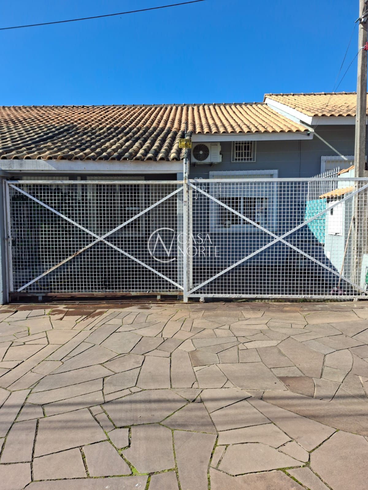Casa de Condomínio à venda com 3 quartos, 70m², 2 vagas, Rua Professora Ziláh Totta no bairro Jardim Leopoldina em Porto Alegre
