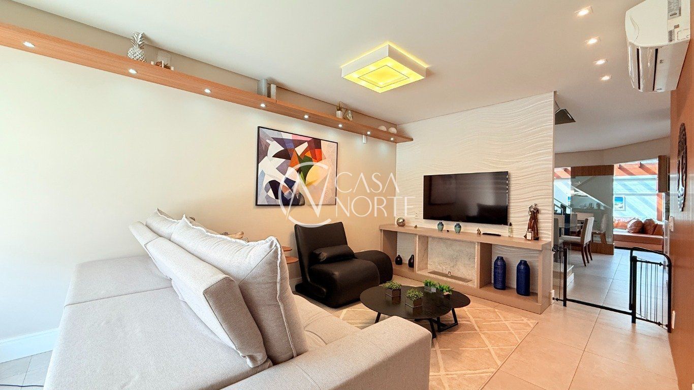 Casa de Condomínio à venda com 3 quartos, 186m², 1 suíte, 2 vagas, Avenida Ecoville no bairro Ecoville em Porto Alegre