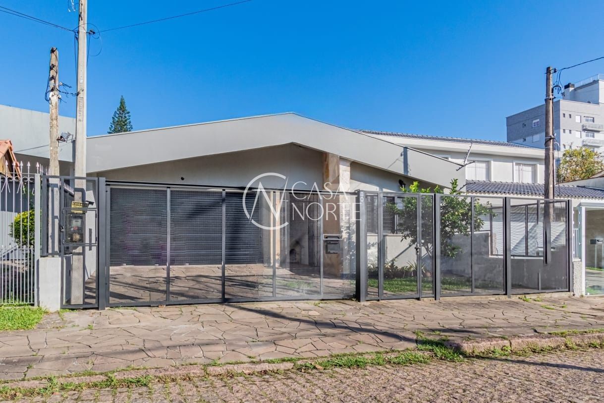 Casa à venda com 3 quartos, 255m², 2 suítes, 4 vagas, Avenida Doutor Walter Só Jobim no bairro Jardim Lindóia em Porto Alegre