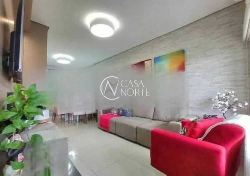 Casa à venda com 3 quartos, 200m², 1 suíte, 2 vagas, Rua Erny Ludwig no bairro Mário Quintana em Porto Alegre