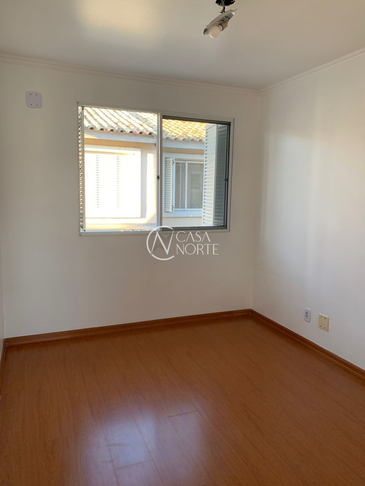 Casa à venda com 2 quartos, 91m², 1 vaga, Avenida Faria Lobato no bairro Sarandi em Porto Alegre