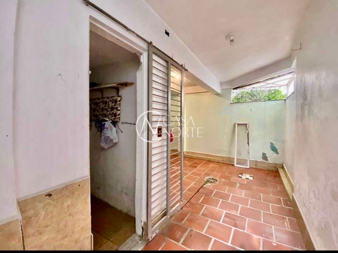 Casa à venda com 2 quartos, 144m², 1 suíte, 2 vagas, Rua Dois de Fevereiro no bairro Passo das Pedras em Porto Alegre