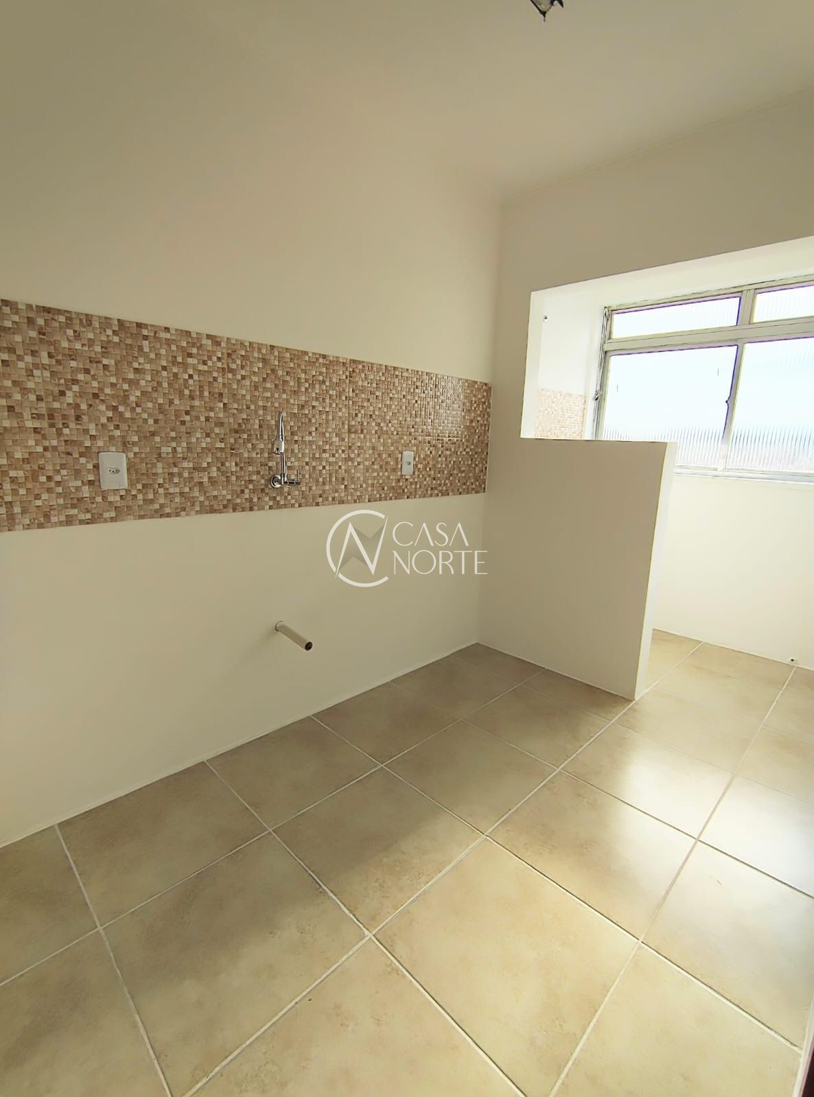 Apartamento à venda com 2 quartos, 59m², 1 vaga, Rua Abaeté no bairro Sarandi em Porto Alegre