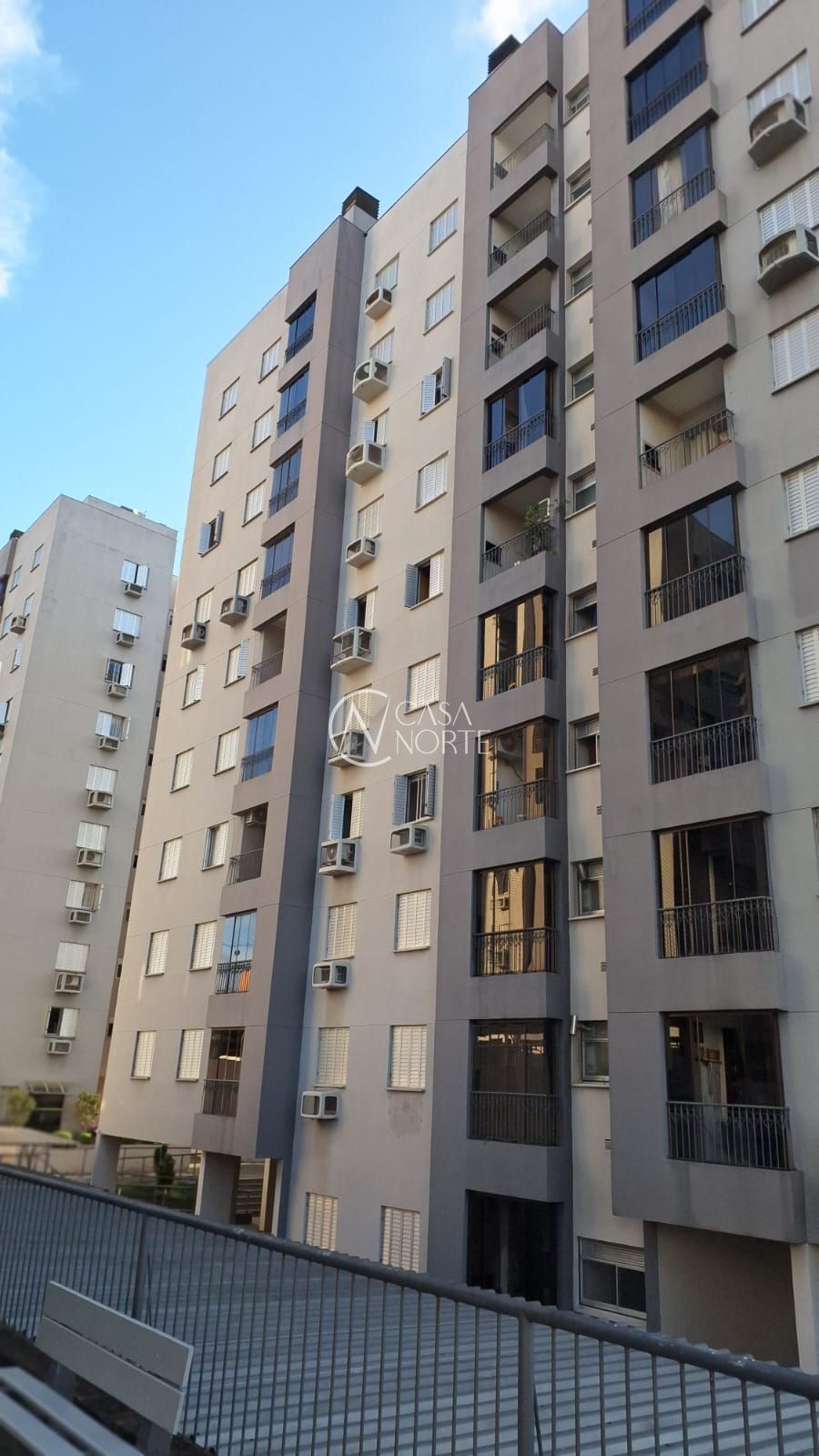 Apartamento à venda com 2 quartos, 51m², 1 vaga, Rua Engenheiro Frederico Dahne no bairro Sarandi em Porto Alegre