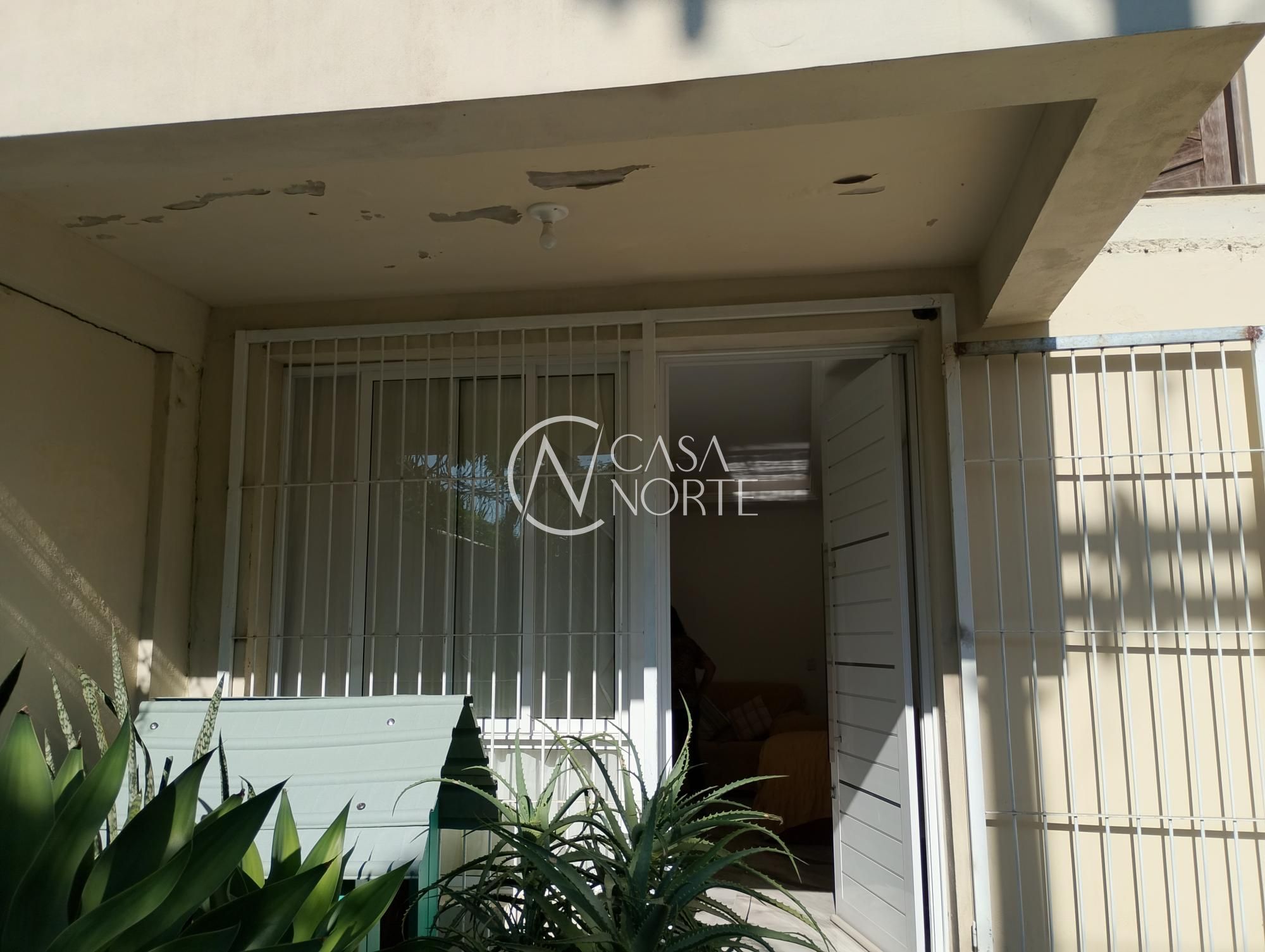 Casa à venda com 3 quartos, 287m², 1 suíte, 4 vagas, Avenida Doutor Petrônio Portella no bairro Parque Santa Fé em Porto Alegre