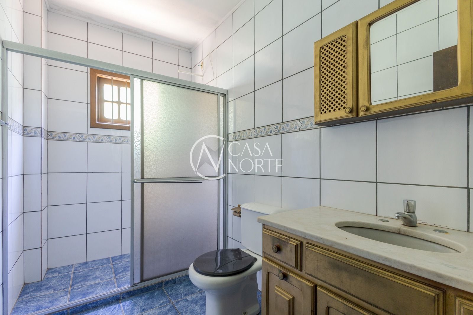 Casa à venda com 3 quartos, 380m², 2 suítes, 1 vaga, Avenida Carneiro da Fontoura no bairro Jardim São Pedro em Porto Alegre