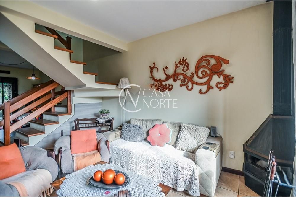 Casa de Condomínio à venda com 2 quartos, 166m², 1 suíte, 2 vagas, Rua Ponciano Pacheco da Silveira no bairro Guarujá em Porto Alegre