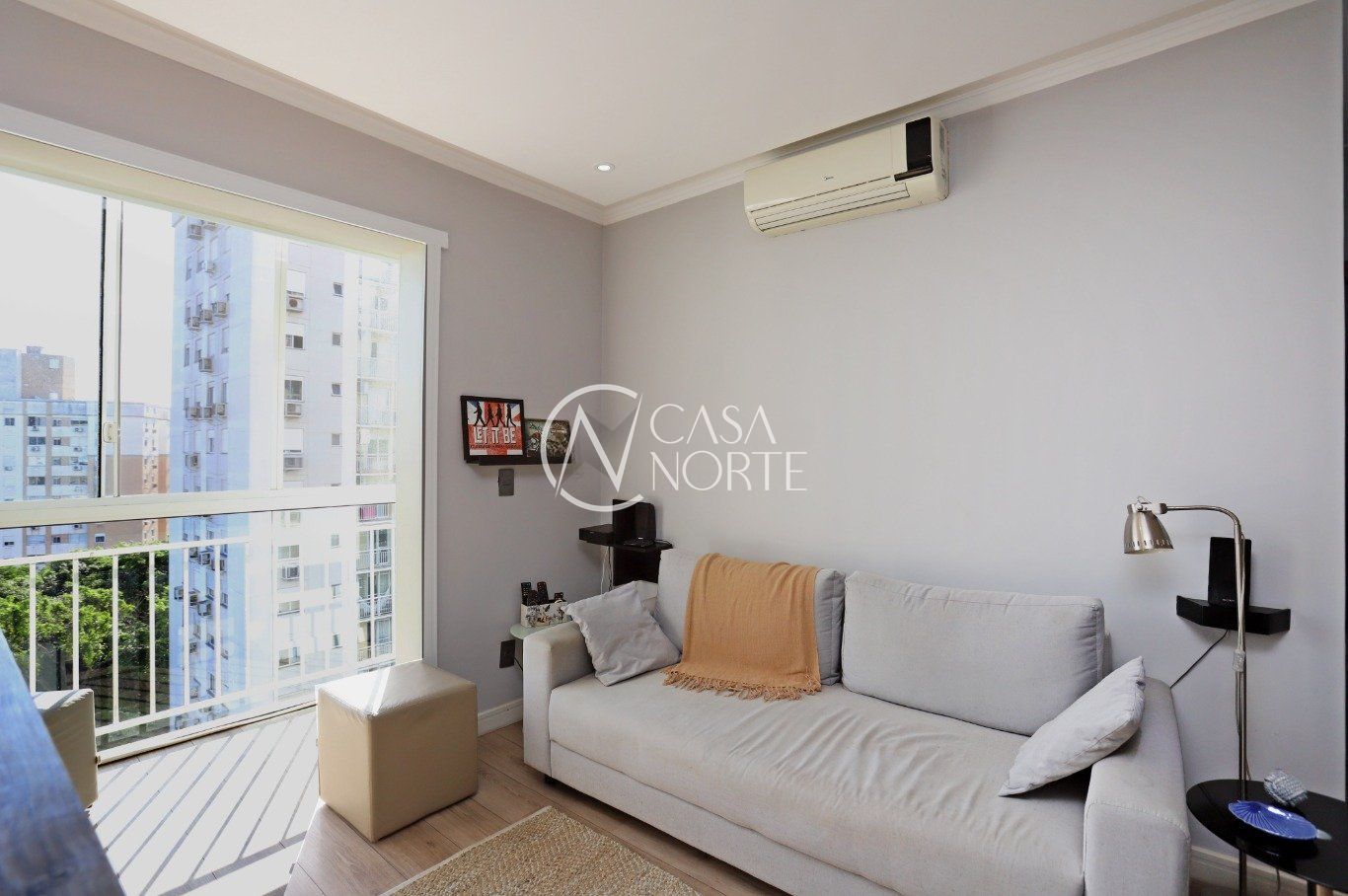 Apartamento à venda com 2 quartos, 62m², 1 suíte, 1 vaga, Rua Abram Goldsztein no bairro Jardim Carvalho em Porto Alegre