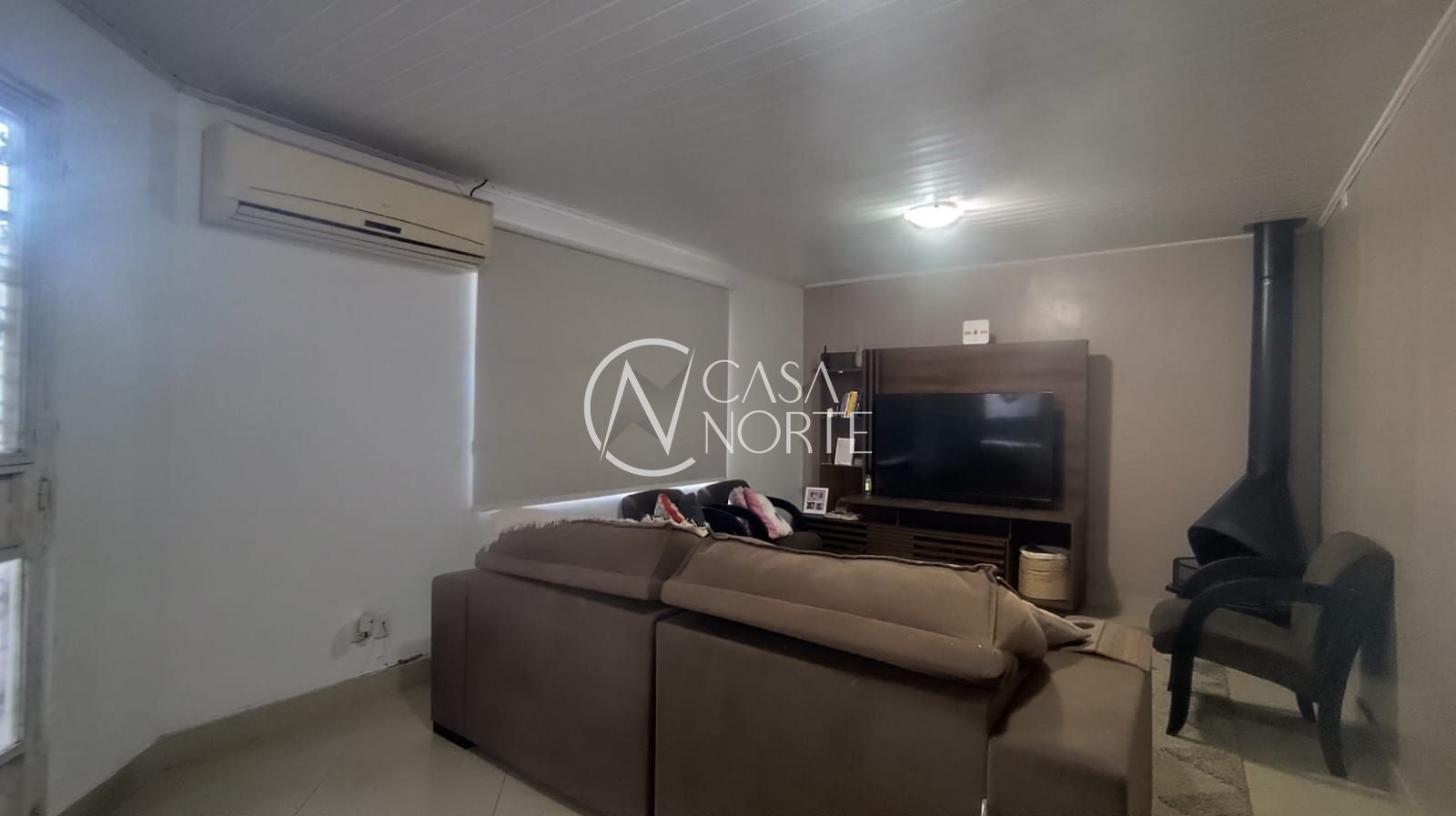 Casa à venda com 3 quartos, 220m², 1 suíte, 3 vagas, Rua José Gelain no bairro Parque Santa Fé em Porto Alegre