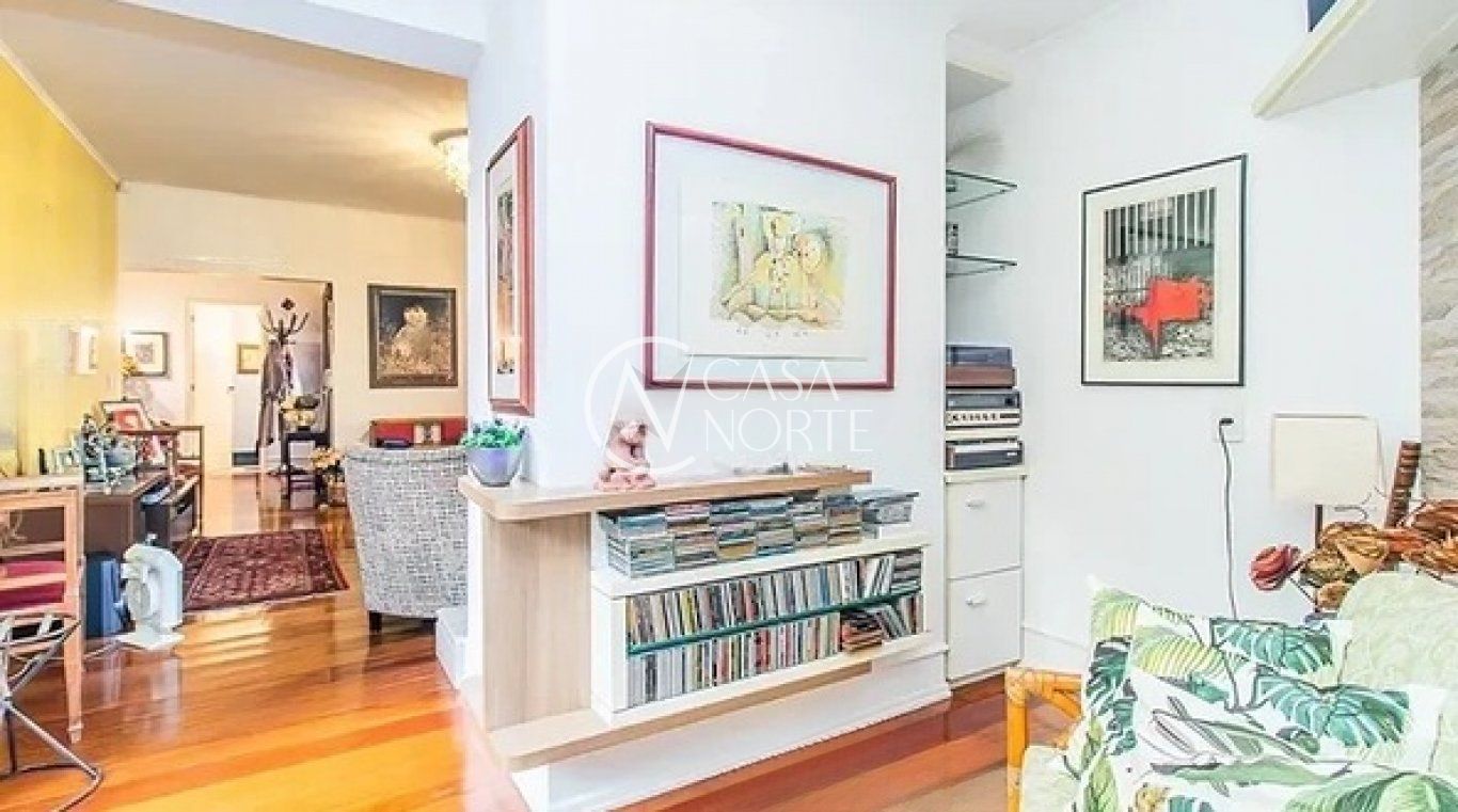 Casa à venda com 3 quartos, 425m², 2 vagas, Rua Filadélfia no bairro São João em Porto Alegre