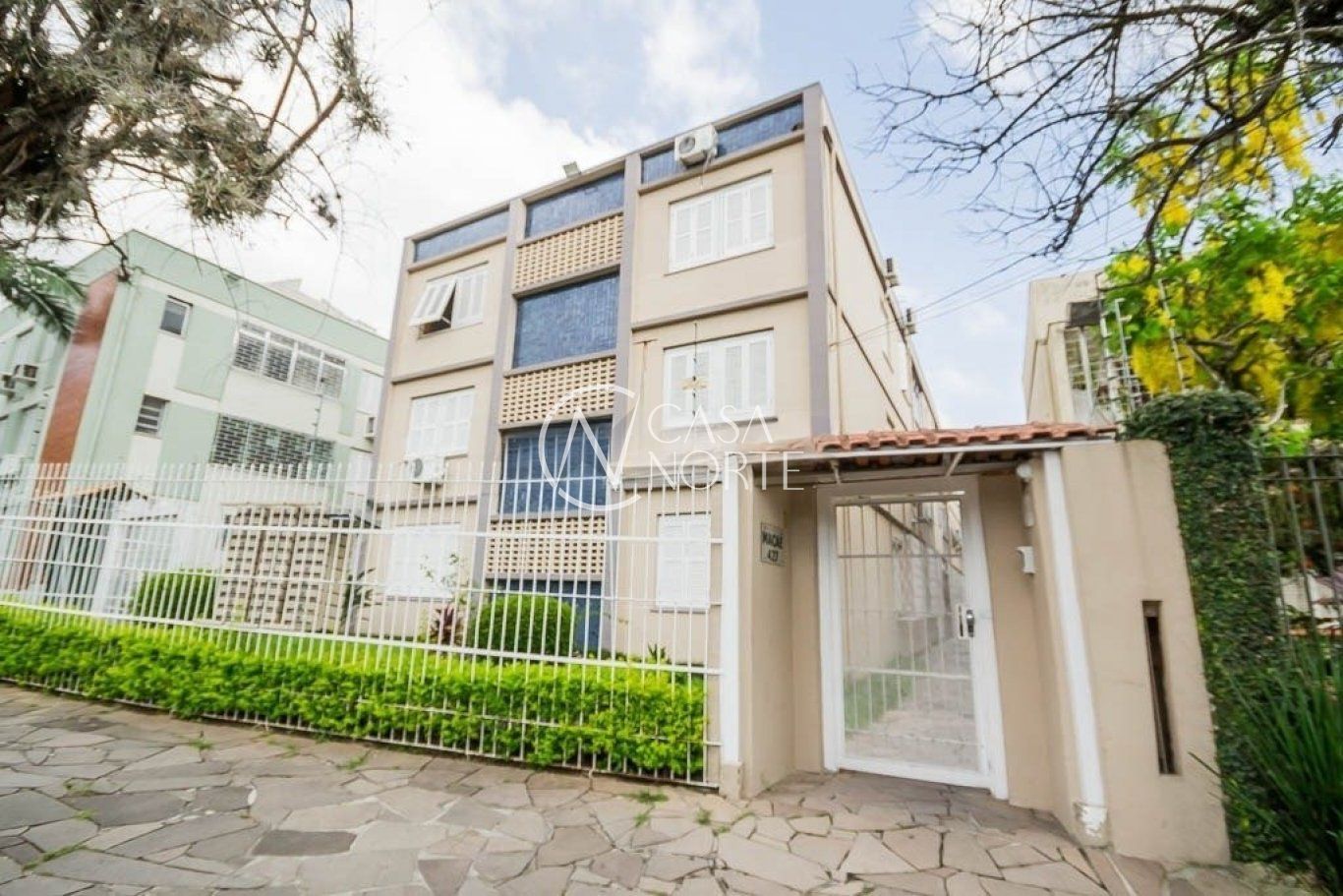 Apartamento à venda com 2 quartos, 75m², Rua Dona Augusta no bairro Menino Deus em Porto Alegre