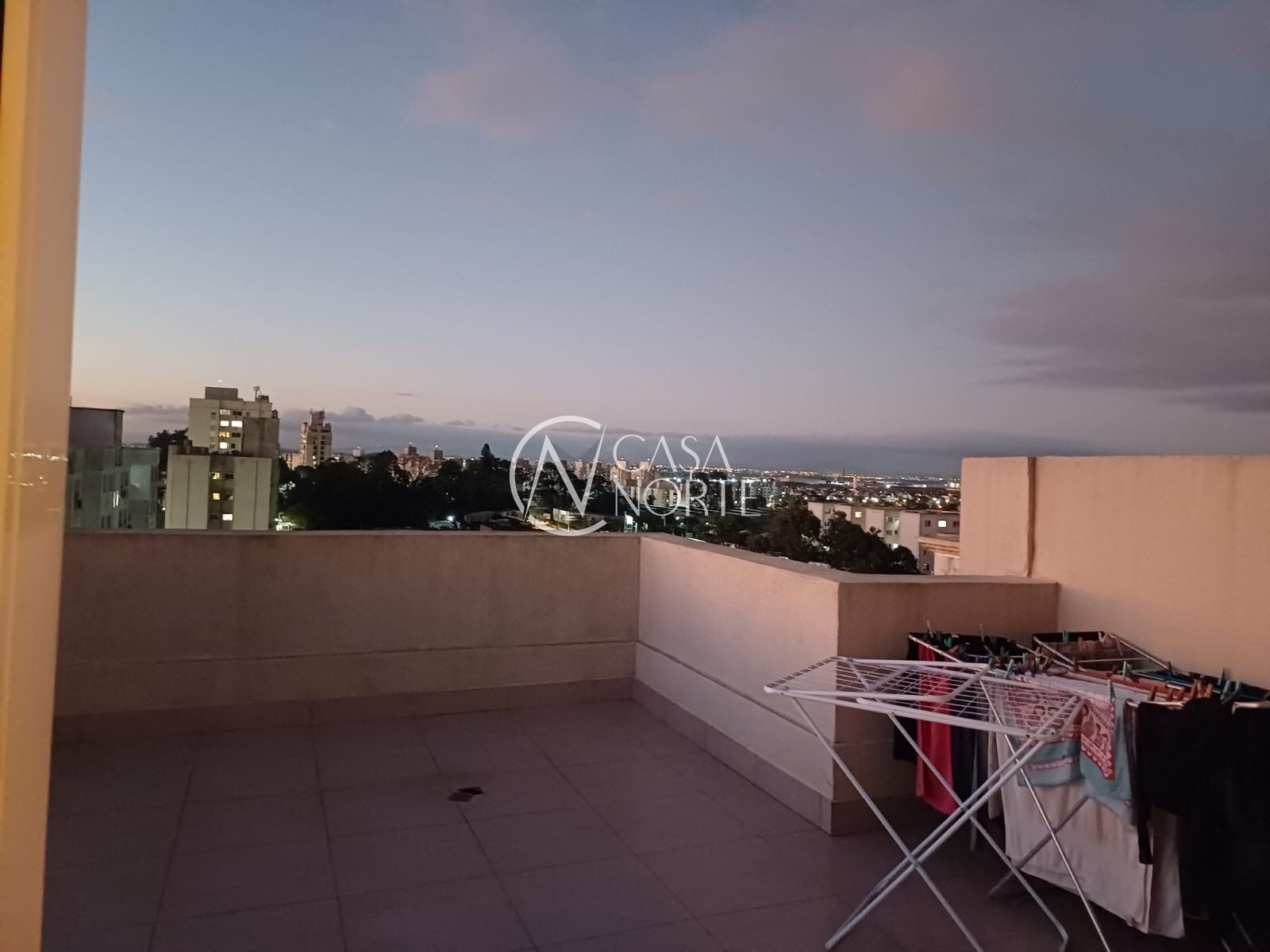 Cobertura à venda com 3 quartos, 131m², 1 suíte, 1 vaga, Rua Engenheiro Sadi Castro no bairro Sarandi em Porto Alegre