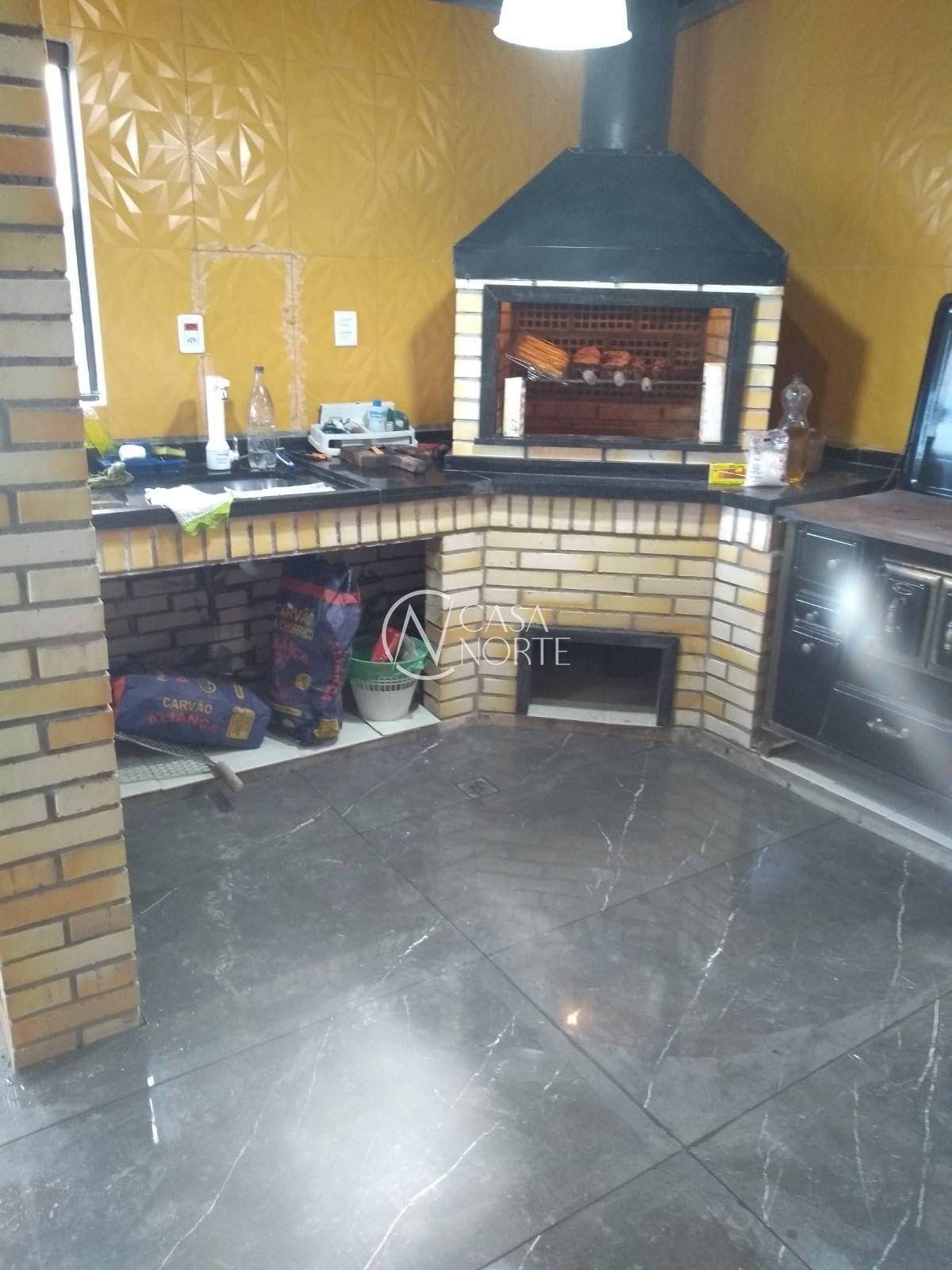 Casa à venda com 3 quartos, 200m², 1 suíte, 2 vagas, Rua Padre Nóbrega no bairro Santa Tereza em Porto Alegre