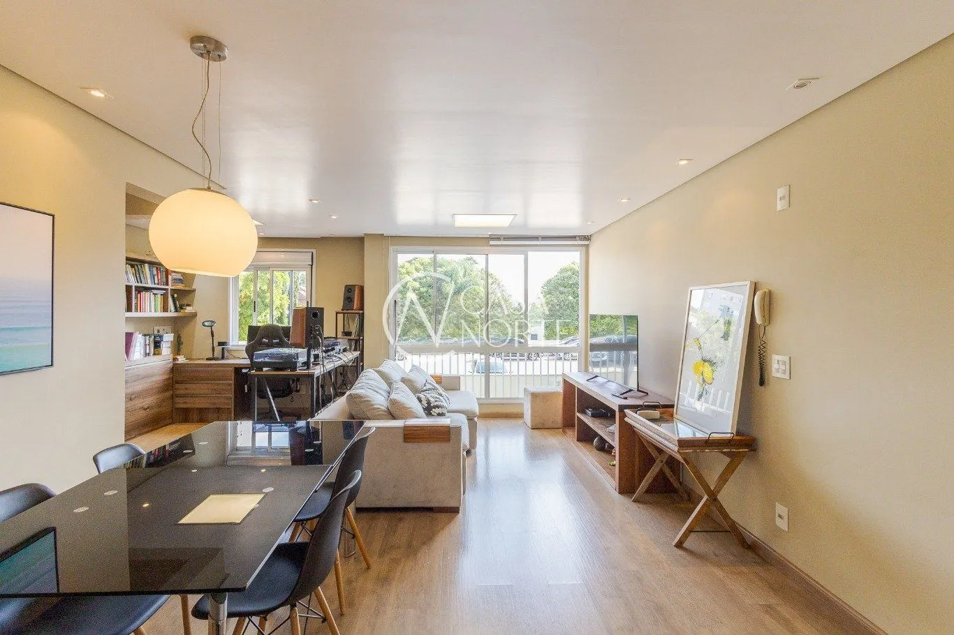 Apartamento à venda com 2 quartos, 73m², 1 suíte, 1 vaga, Rua Padre Todesco no bairro Partenon em Porto Alegre