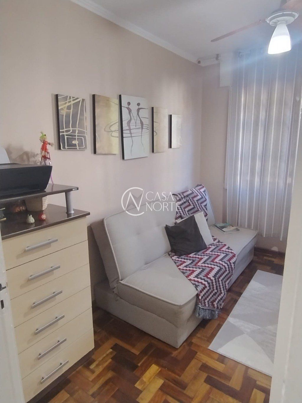 Apartamento à venda com 2 quartos, 77m², Rua Domingos Seguézio no bairro Vila Ipiranga em Porto Alegre