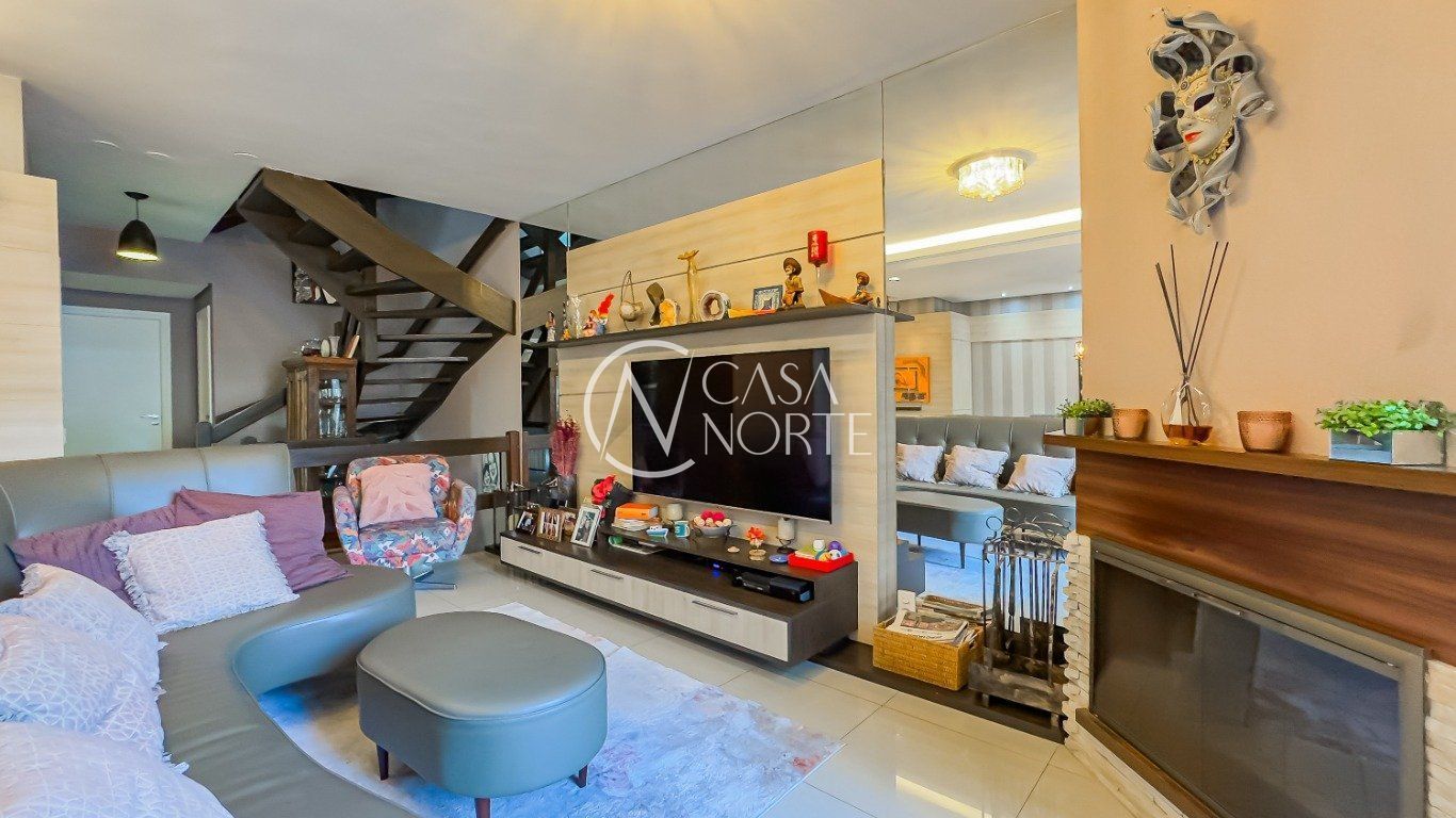 Casa de Condomínio à venda com 3 quartos, 223m², 1 suíte, 3 vagas, Rua Attílio Bilibio no bairro Jardim Carvalho em Porto Alegre