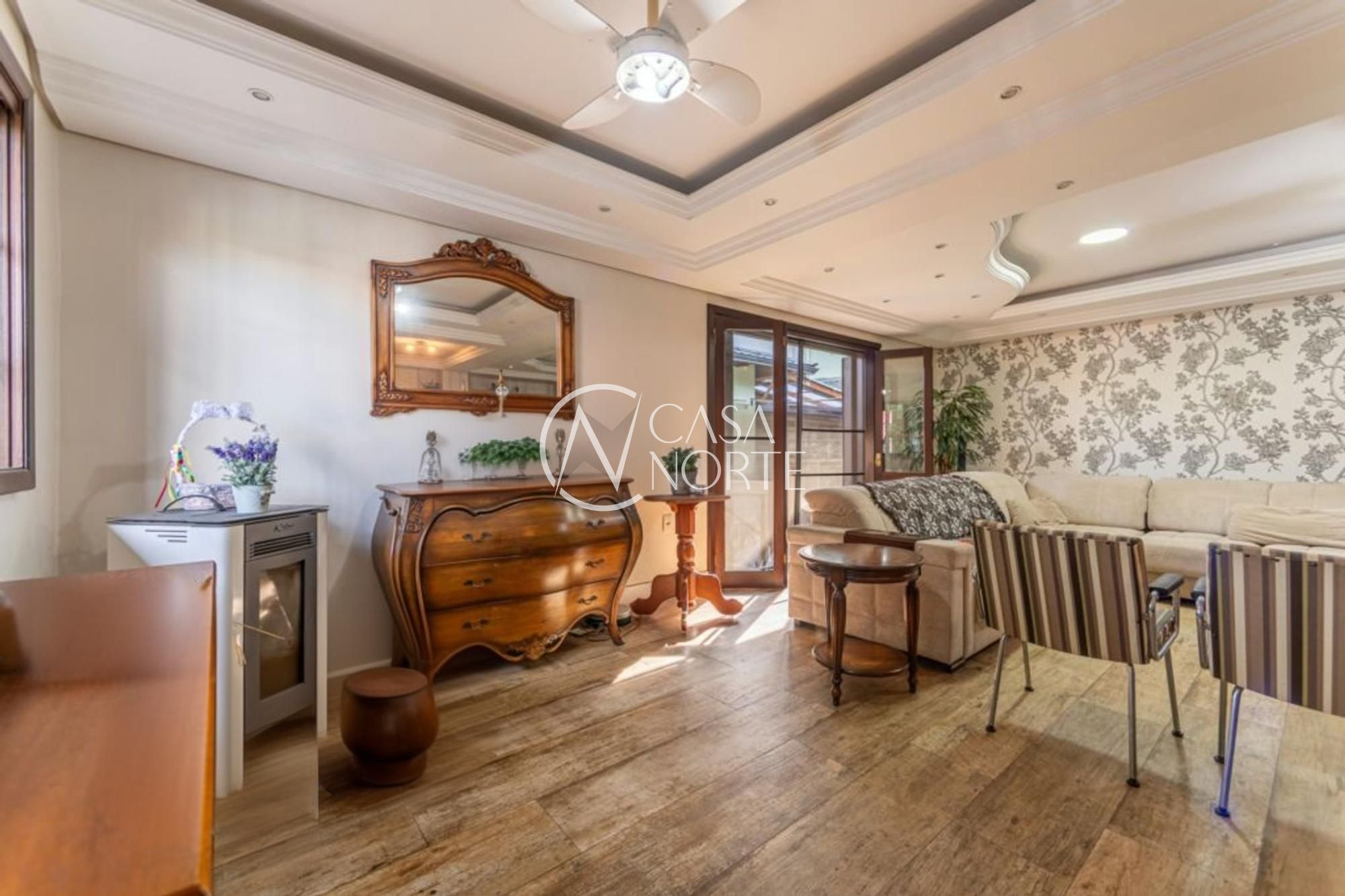 Casa à venda com 4 quartos, 450m², 1 suíte, 2 vagas, Rua Nehita Martins Ramos no bairro Sarandi em Porto Alegre